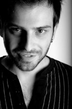 Ozan Osmanpaşaoğlu; Trabzon, Türkiye doğumlu Türk oyuncu