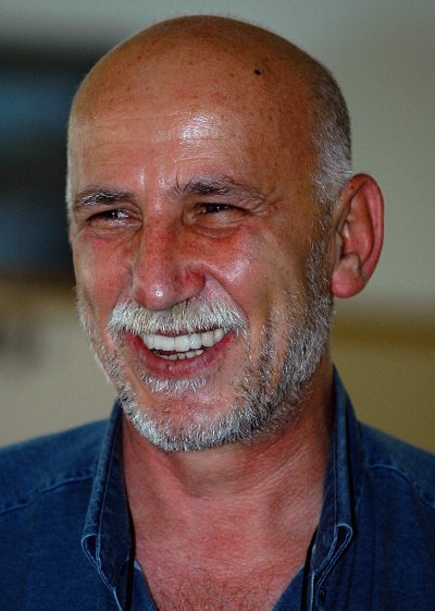 Ömer Lütfi Mete; İyidere, Rize, Türkiye doğumlu Türk senarist, yazar