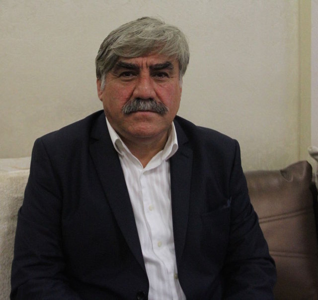 Önder Tekin; Gaziantep, Türkiye doğumlu Türk oyuncu