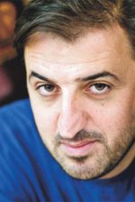 Özcan Alper; Hopa, Artvin, Türkiye doğumlu Türk yönetmen, senarist, genel yayın yönetmeni