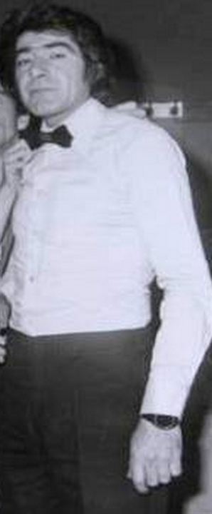 Özcan Özgür; İstanbul, Türkiye doğumlu Türk oyuncu