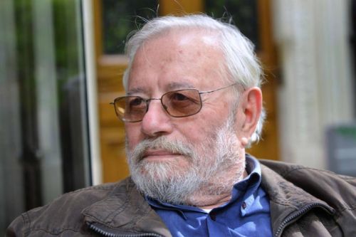 Özdemir İnce; Mersin, Türkiye doğumlu Türk oyuncu, yazar