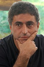 Özer Kızıltan; İstanbul, Türkiye doğumlu Türk yönetmen, yapım sorumlusu