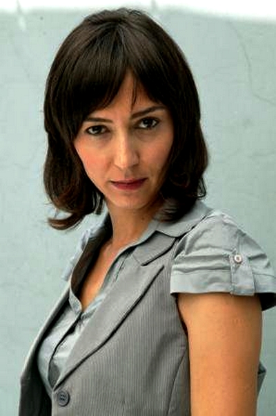 Özlem Çınar; İstanbul, Türkiye doğumlu Türk oyuncu