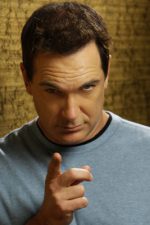 Patrick Warburton; Patrick John Warburton olarak da bilinen Amerikalı oyuncu, seslendirme sanatçısı