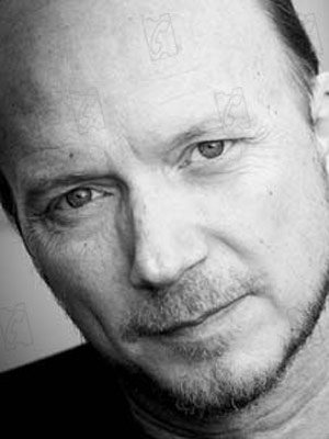 Paul Haggis; Londra,Ontario,Kanada doğumlu Kanadalı  senarist, yönetmen, yapımcı