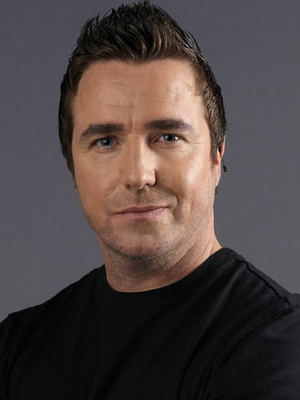 Paul McGillion; Paisley,Renfrewshire,İskoçya doğumlu İskoç  oyuncu