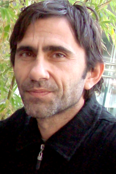 Peker Açıkalın; Kars, Türkiye doğumlu Türk oyuncu, senarist