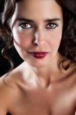 Pelin Batu; Ankara, Türkiye doğumlu Türk oyuncu