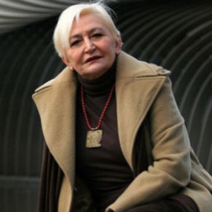 Pınar Kür; Bursa, Türkiye doğumlu Türk senarist, yazar