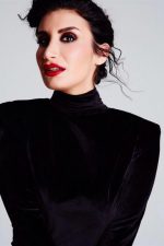 İrem Derici; İstanbul, Türkiye doğumlu Türk oyuncu