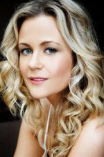 Rachael Carpani; Sidney, Yeni Güney Galler, Avustralya doğumlu Rachael Ann Carpani olarak da bilinen Avustralyalı oyuncu