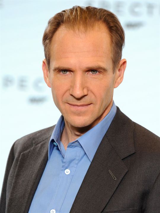Ralph Fiennes; Ipswich,Suffolk,İngiltere doğumlu Ralph Nathaniel Twisleton-Wykeham-Fiennes olarak da bilinen İngiliz  oyuncu, yönetmen, yapımcı