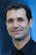 Ramin Djawadi; Duisburg, Düsseldorf, Kuzey Ren-Vestfalya, Almanya doğumlu Alman ilave müzik bestecisi, besteci, müzik yapımcısı