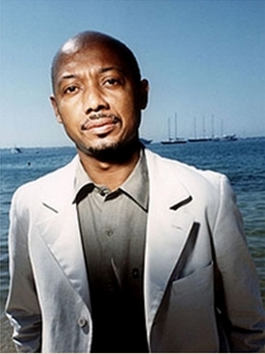 Raoul Peck; Port-au-Prince, Haiti doğumlu Haitiliaktivist yönetmen, senarist, yapımcı