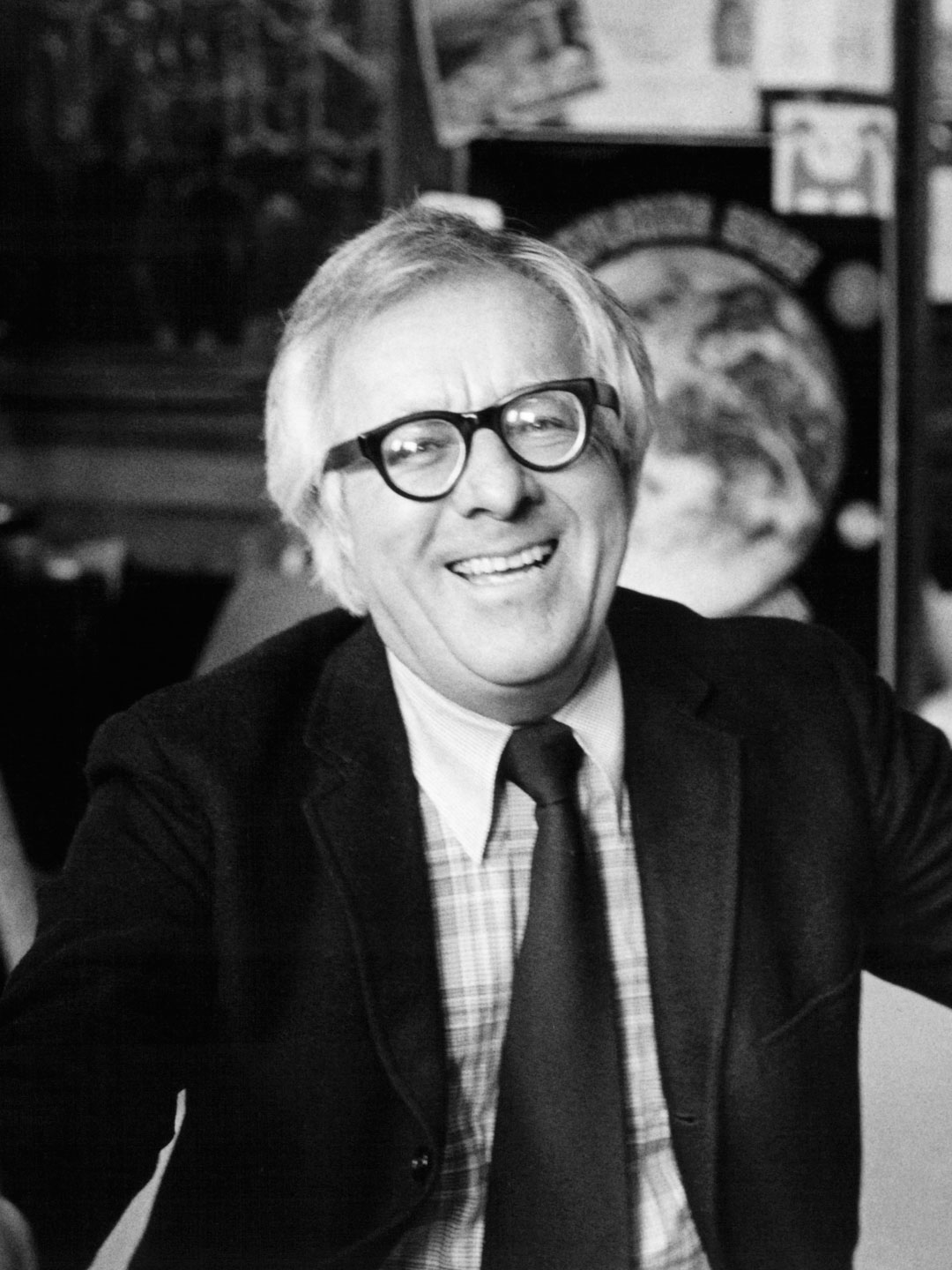 Ray Bradbury; Waukegan, Illinois, ABD doğumlu Amerikalı senarist, yazar