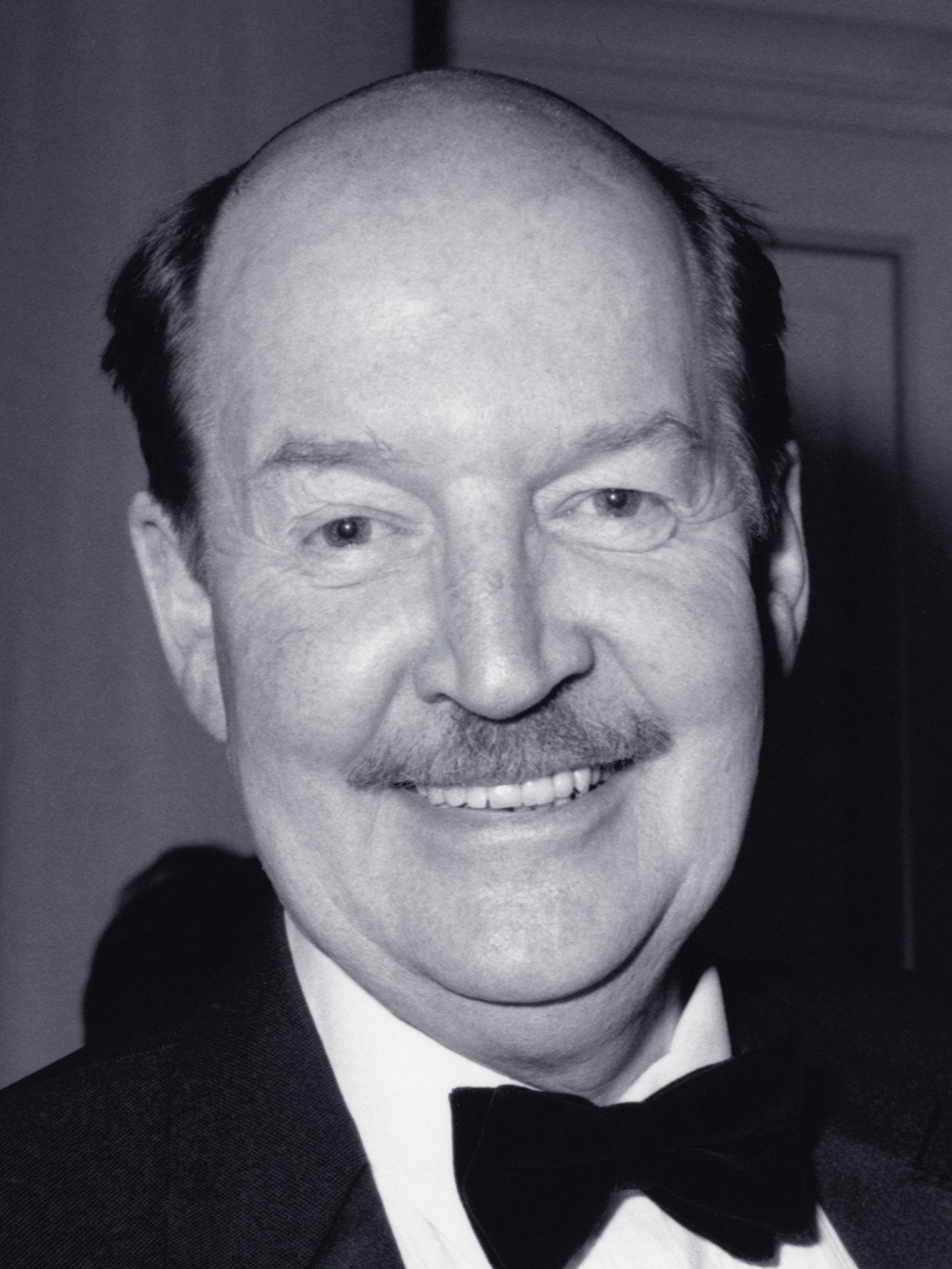 Ray McAnally; Buncrana,Donegal,İrlanda doğumlu İrlandalı  oyuncu