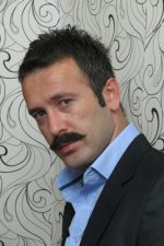 Reha Beyoğlu; İstanbul, Türkiye doğumlu Türk oyuncu