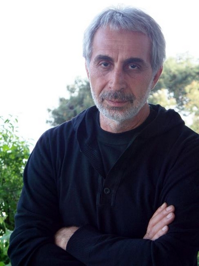 Rıza Akın; Adana, Türkiye doğumlu Türk oyuncu