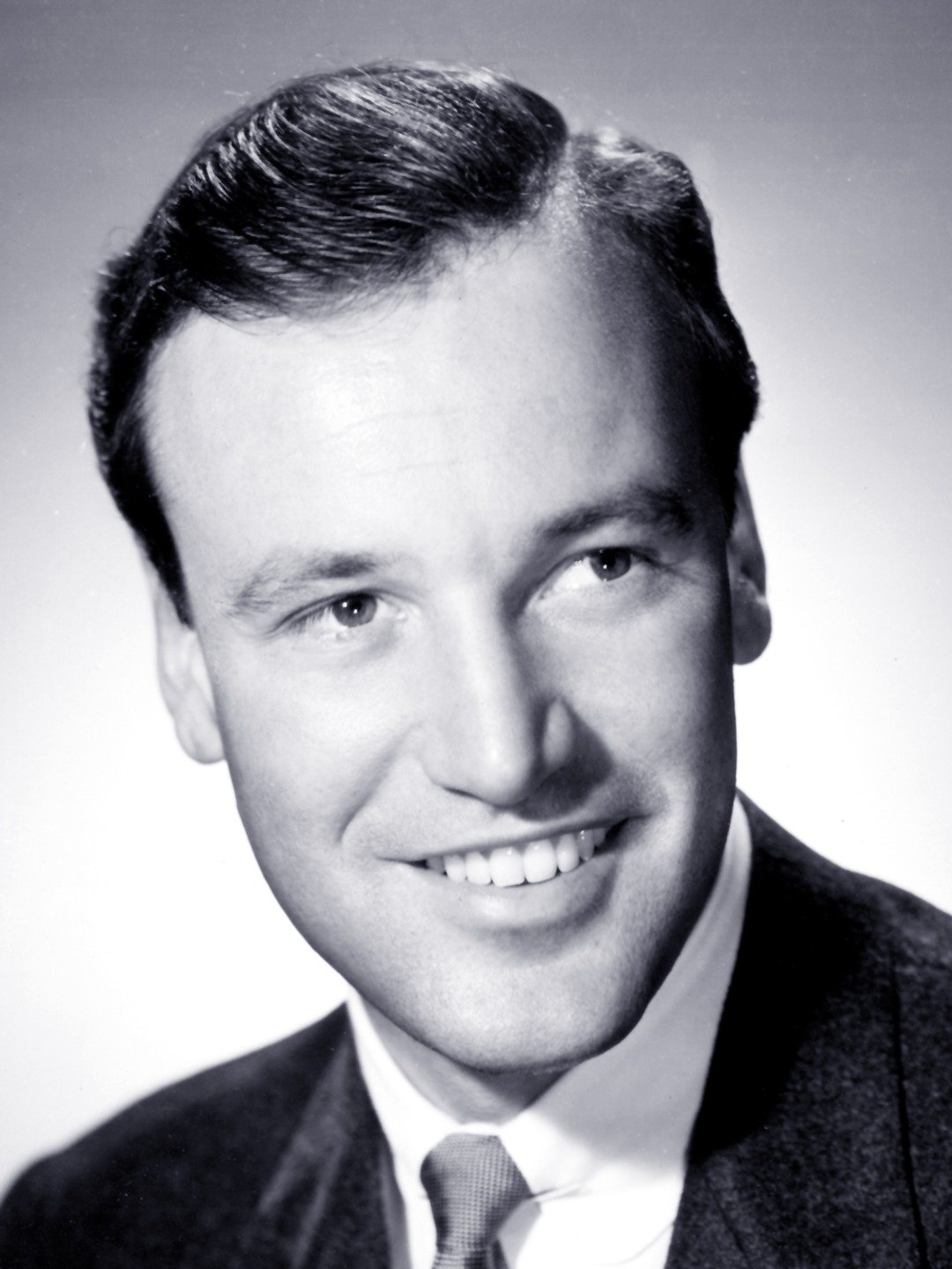 Richard Anderson; Long Branch, New Jersey, ABD doğumlu Amerikalı oyuncu