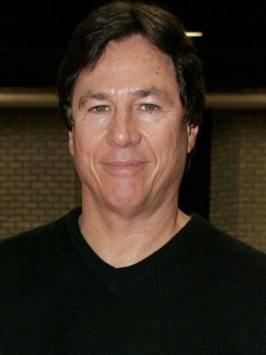 Richard Hatch; Santa Monica, Los Angeles, Kaliforniya, ABD doğumlu Richard Lawrence Hatch olarak da bilinen Amerikalı oyuncu, yapımcı