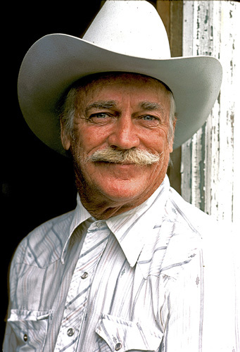 Richard Farnsworth; Los Angeles, Kaliforniya, ABD doğumlu Amerikalı oyuncu, dublör