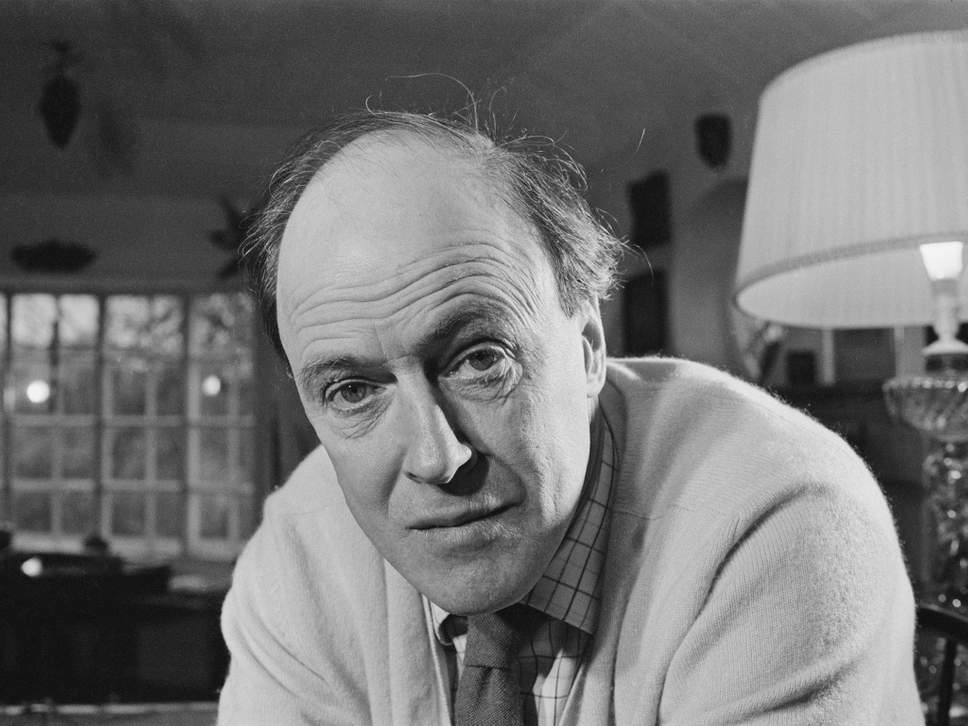 Roald Dahl; Llandaff,Cardiff ,Galler doğumlu Galli  yazar, senarist, orijinal karakterleri yaratan