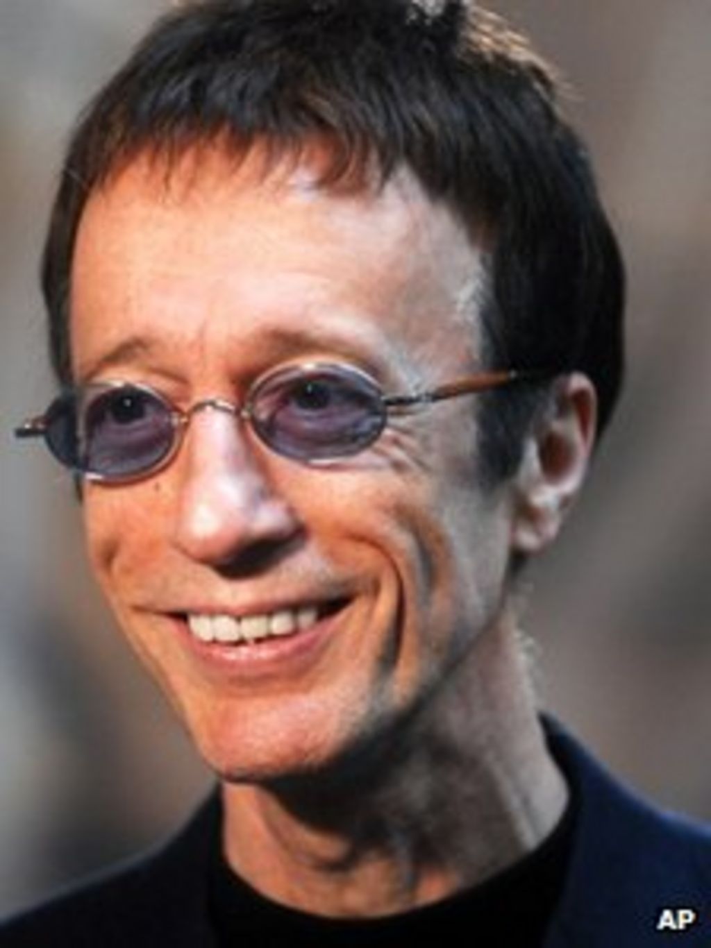 Robin Gibb; Douglas,Man Adası doğumlu İngiliz  besteci, oyuncu, müzisyen