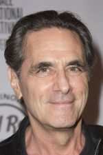 Robin Thomas; Robin Thomas Grossman olarak da bilinen Amerikalı oyuncu