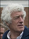Roger Deakins; Torquay,Devon,İngiltere doğumlu Roger Alexander Deakins olarak da bilinen İngiliz görüntü yönetmeni, kamera operatörü, danışman