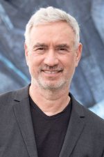 Roland Emmerich; Stuttgart, Baden-Württemberg, Almanya doğumlu Alman yönetmen, yapımcı, senarist