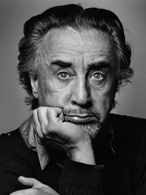 Romain Gary; Vilnius, Litvanya doğumlu Romain Kacew, Emile Ajar olarak da bilinen Fransız senarist, yazar