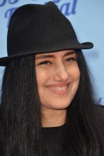 Ronit Elkabetz; Beerşeba, İsrail doğumlu Ronit Alkabetz,Ronit Alkabez olarak da bilinen İsrailli oyuncu, senarist, yönetmen