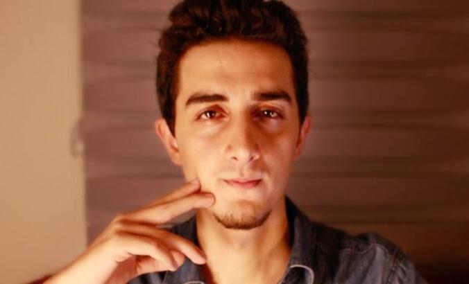 Ruhi Çenet; Aydın, Türkiye doğumlu Türk oyuncu