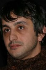 Ruhi Sarı; Trabzon, Türkiye doğumlu Türk oyuncu