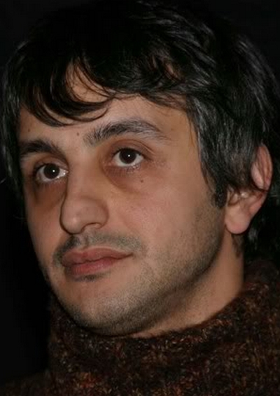 Ruhi Sarı; Trabzon, Türkiye doğumlu Türk oyuncu