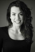 Rüya Önal; Eskişehir, Türkiye doğumlu Türk oyuncu, seslendirme sanatçısı