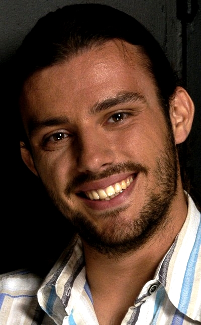 Salih Bademci; İzmir, Türkiye doğumlu Türk oyuncu