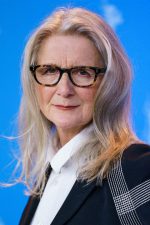 Sally Potter; Londra,İngiltere doğumlu İngiliz  senarist, yönetmen, besteci