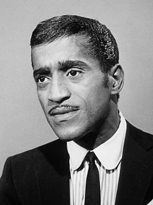 Sammy Davis Jr.; New York City, New York, ABD doğumlu Samuel George Davis, Sammy Davis Junior, Samy Davis olarak da bilinen Amerikalı dansçı, şarkıcı, komedyen oyuncu, müzisyen