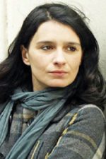 Sanem Öge; İstanbul, Türkiye doğumlu Türk oyuncu