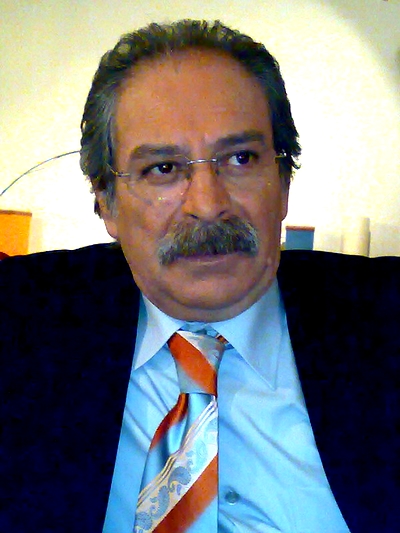 Selahattin Taşdöğen; Erzurum, Türkiye doğumlu Türk oyuncu, sanat yönetmeni