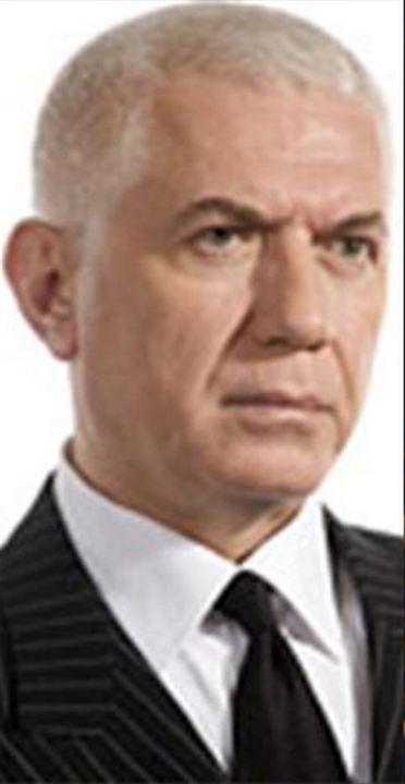 Selçuk Özer; Erzincan, Türkiye doğumlu Türk oyuncu