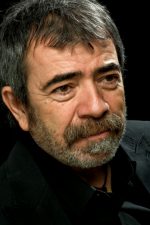 Selçuk Yöntem; Eyüpsultan, İstanbul, Türkiye doğumlu Türk oyuncu