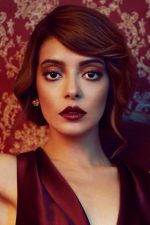 Selin Şekerci; Karşıyaka, İzmir, Türkiye doğumlu Türk oyuncu