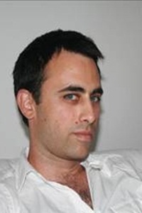 Yusuf Pirhasan; Türk kurgucu, yönetmen