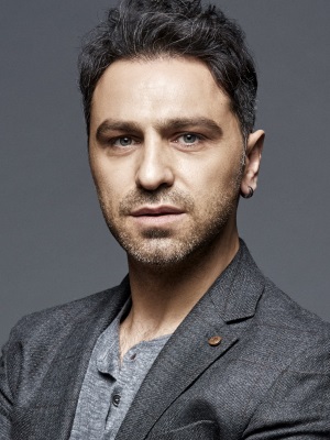 Serdar Orçin; Bayburt, Türkiye doğumlu Türk oyuncu