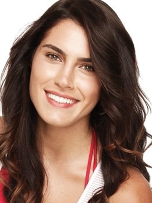 Serenay Aktaş; Bakırköy, İstanbul, Türkiye doğumlu Türk oyuncu