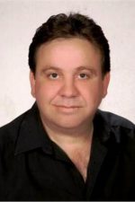 Serhat Özcan; Durağan, Sinop, Türkiye doğumlu Türk oyuncu