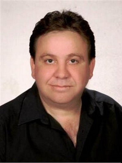 Serhat Özcan; Durağan, Sinop, Türkiye doğumlu Türk oyuncu